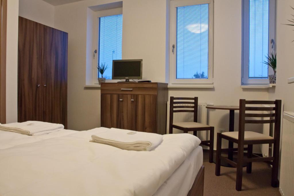 Linden Restaurant And Pension Brno Quarto foto