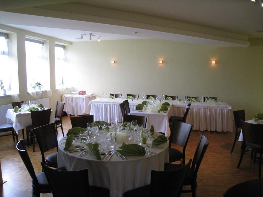 Linden Restaurant And Pension Brno Exterior foto